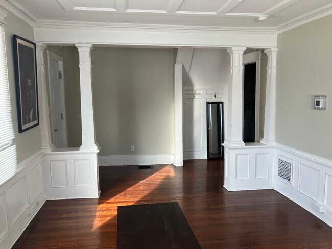 5 Pine St, Unit #1 in Potsdam, NY - Foto de edificio - Building Photo