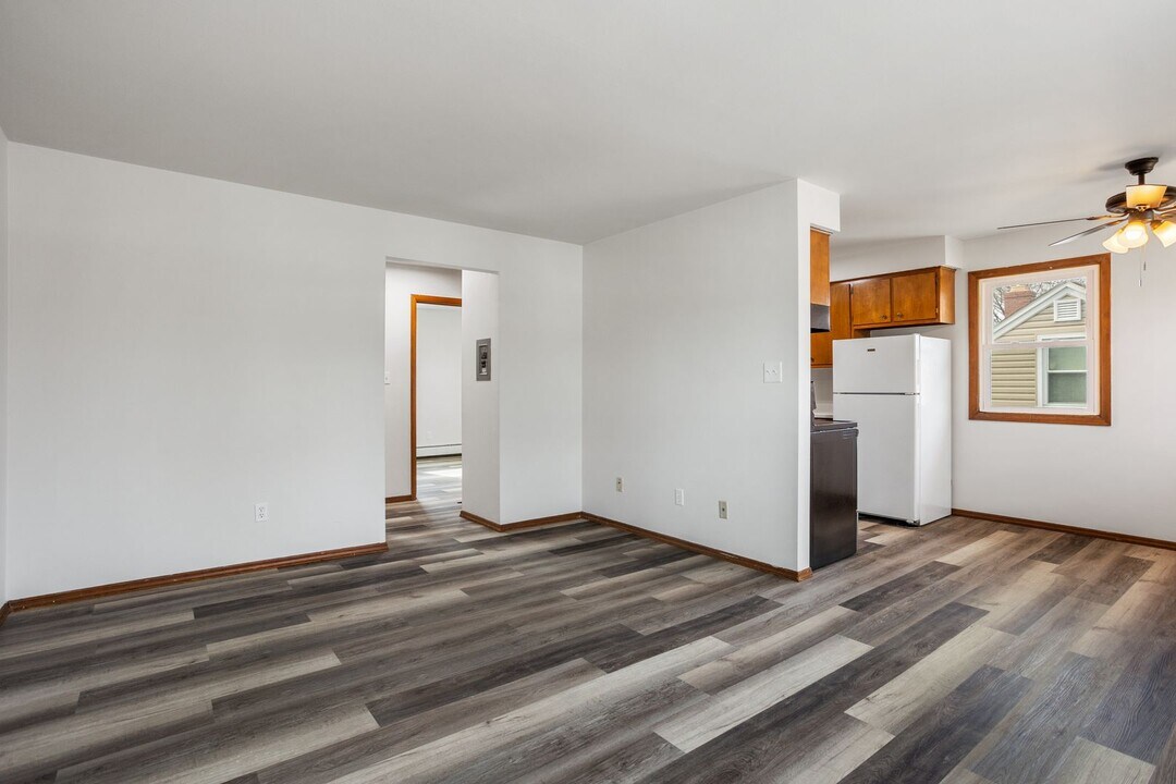 1730 Harold St, Unit 1730 Harold Street Unit 2 in Green Bay, WI - Building Photo