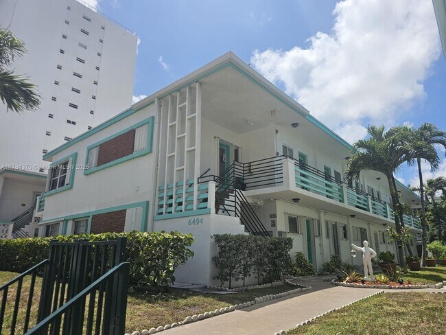 6494 Collins Ave in Miami Beach, FL - Building Photo - Building Photo
