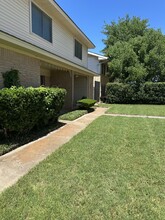 206 Wilshire Dr in Euless, TX - Building Photo - Building Photo