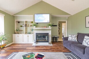 6498 Yellow Stone Dr in Columbus, GA - Building Photo