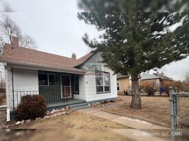 908 W Cucharras St in Colorado Springs, CO - Building Photo