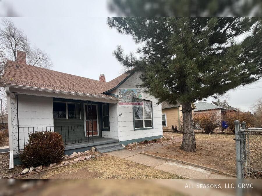 908 W Cucharras St in Colorado Springs, CO - Building Photo