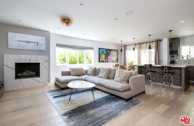 451 S Barrington Ave in Los Angeles, CA - Building Photo