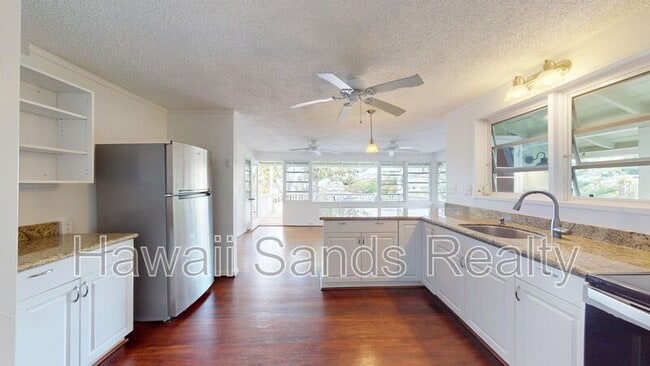 property at 3009 Alencastre Pl