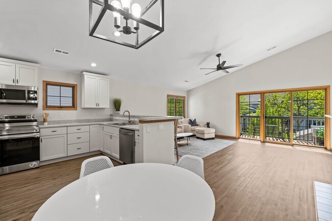 property at 2264 Circle Ridge Rd