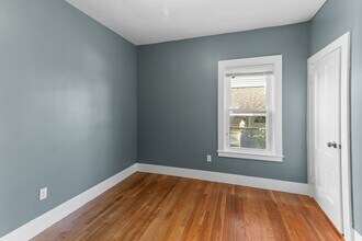 692 Warren Ave in Brockton, MA - Building Photo - Building Photo