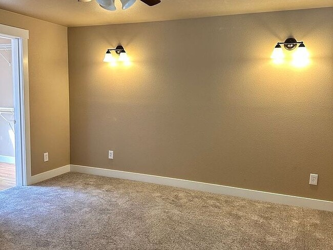 5776 Nakat Way in Blaine, WA - Building Photo - Building Photo