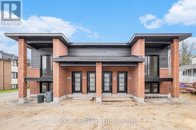 property at 897-897 Laurier St
