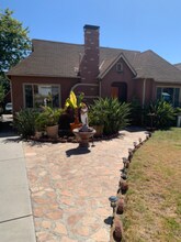 240 W Terrace St in Altadena, CA - Building Photo - Building Photo