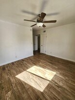 18307 Burbank Blvd in Tarzana, CA - Building Photo