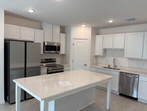 3775 Academia Ave in Lakeland, FL - Building Photo - Building Photo