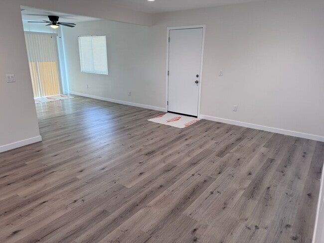 39975 Mary Ln in Cherry Valley, CA - Foto de edificio - Building Photo