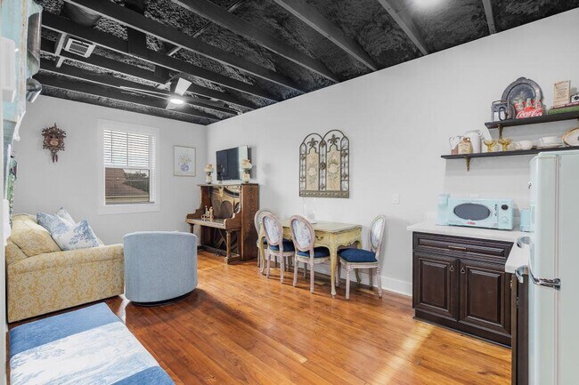 156 Camellia St in Biloxi, MS - Building Photo - Building Photo