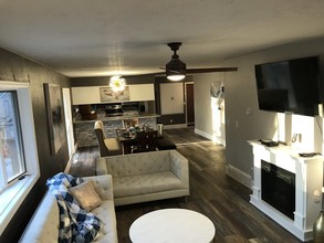 325 Westbrook Dr, Unit Scandinavian Ski Chalet in Oshkosh, WI - Building Photo - Building Photo