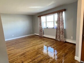 862 Sunrise Hwy in West Babylon, NY - Building Photo - Building Photo