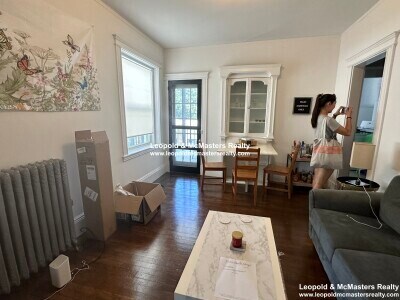 18 Medfield St, Unit B1 in Boston, MA - Foto de edificio - Building Photo