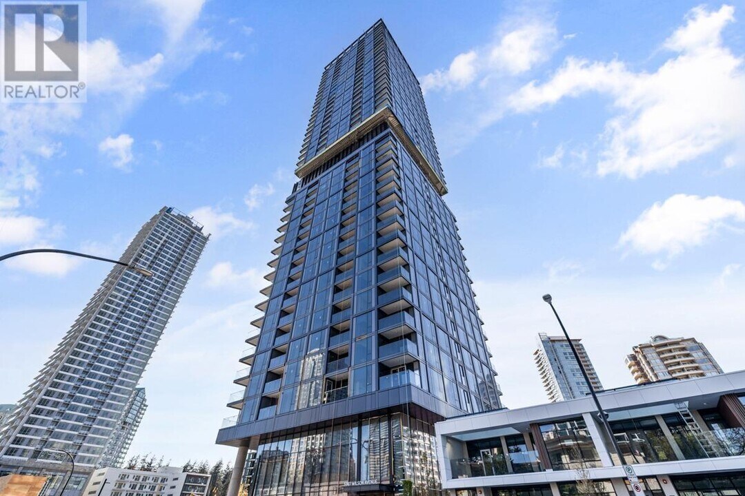 5987-5987 Wilson Ave in Burnaby, BC - Building Photo