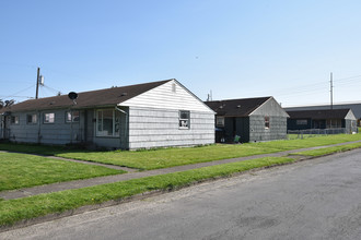 215-225 Cypress St in Longview, WA - Building Photo - Building Photo