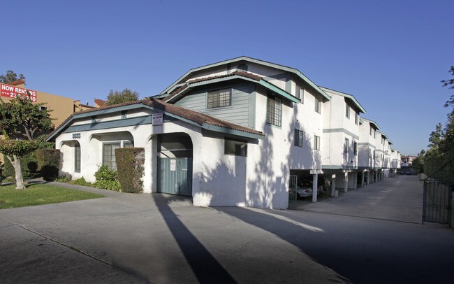 La Costa Apartments in Anaheim, CA - Foto de edificio - Building Photo