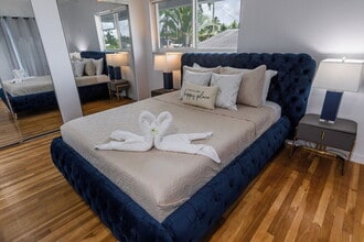2654 Key Largo Ln in Fort Lauderdale, FL - Building Photo - Building Photo