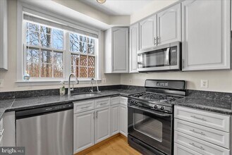 6254 Taliaferro Way in Alexandria, VA - Building Photo - Building Photo