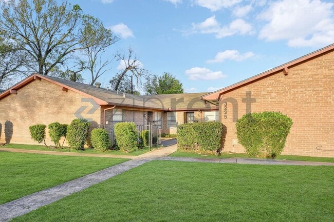 3225 Crites St in Richland Hills, TX - Building Photo - Building Photo