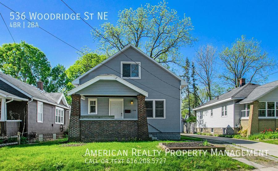 536 Woodridge St NE in Grand Rapids, MI - Building Photo