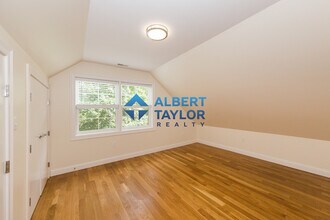 217 Arlington St, Unit 1 in Medford, MA - Building Photo - Building Photo