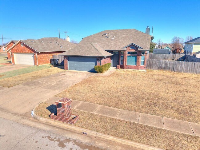 3504 Quail Run Dr in Moore, OK - Building Photo - Building Photo