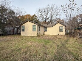 1241 Hackberry Ave in Corsicana, TX - Building Photo