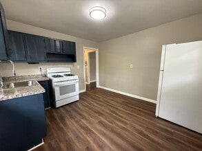 1341 Beecher St SW-Unit -Unit B in Atlanta, GA - Building Photo - Building Photo