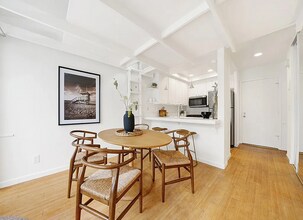 17082 Pacific Coast Hwy in Huntington Beach, CA - Building Photo - Building Photo