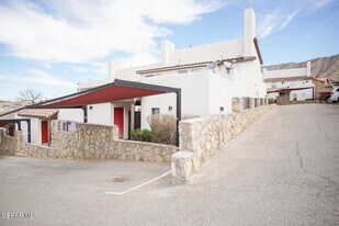 4200 Camelot Heights Dr in El Paso, TX - Building Photo