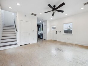 1105 Fiesta St in Austin, TX - Building Photo - Building Photo