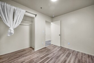 5243 Huntington Dr in Los Angeles, CA - Building Photo - Building Photo