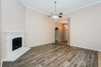 6137 Kristen Dr in Fort Worth, TX - Foto de edificio - Building Photo