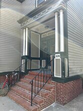 1576 Cambridge St, Unit 1F in Cambridge, MA - Building Photo - Building Photo