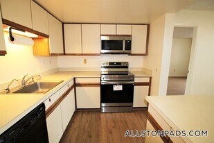 85 Brainerd Rd, Unit 303 in Boston, MA - Building Photo