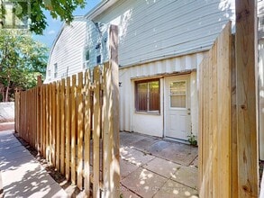 12 Wesleyan St in Halton Hills, ON - Building Photo - Building Photo