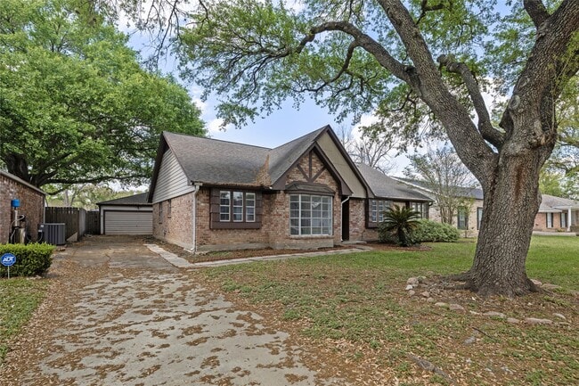 property at 13834 Oakwood Ln