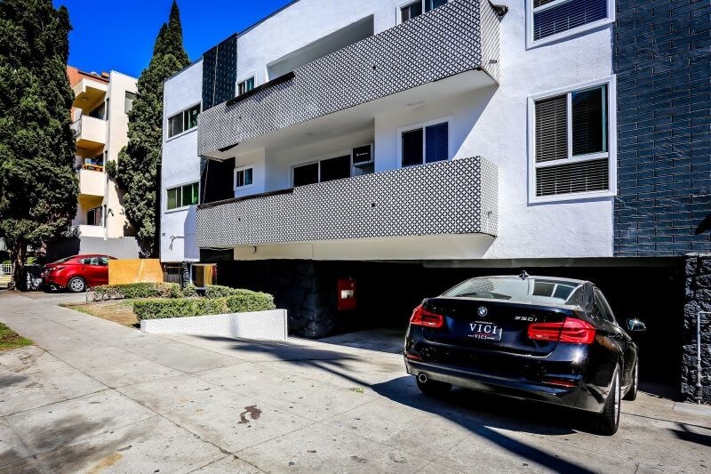 514 S Mariposa Ave-Unit -103 in Los Angeles, CA - Building Photo