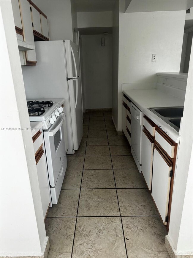 15320 SW 106th Terrace in Miami, FL - Building Photo - Building Photo