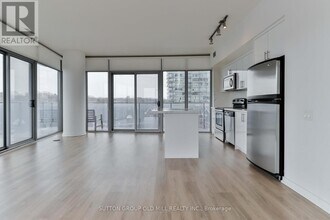 103 The Queensway in Toronto, ON - Building Photo - Building Photo