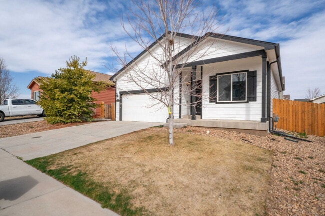 575 Solano Dr in Lochbuie, CO - Building Photo - Building Photo