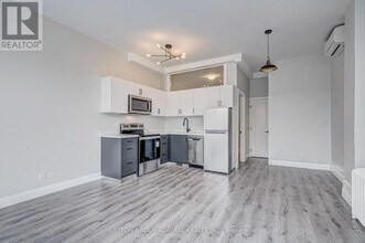 858 Palmerston Ave in Toronto, ON - Building Photo - Building Photo