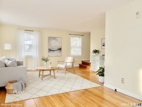 12 W Rocks Rd in Norwalk, CT - Building Photo - Building Photo