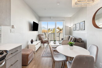 388 Kootenay St in Vancouver, BC - Building Photo - Building Photo