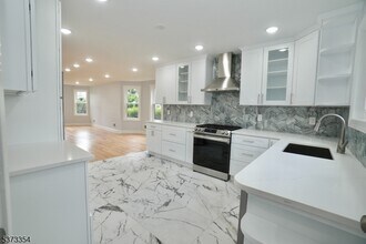226 Park Ave in Nutley, NJ - Building Photo - Building Photo