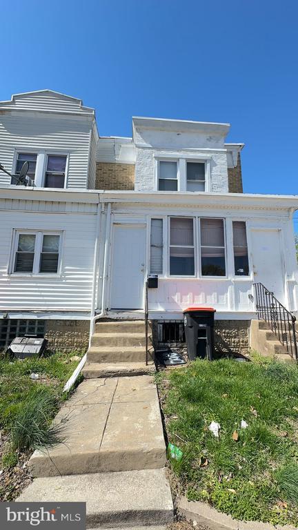 property at 144 E 21st St
